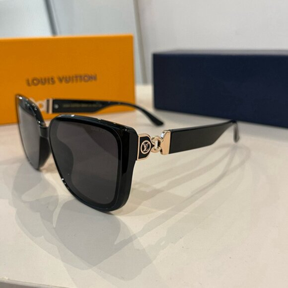 Louis Vuitton Women's Black Sunglasses - Picture 1 of 7
